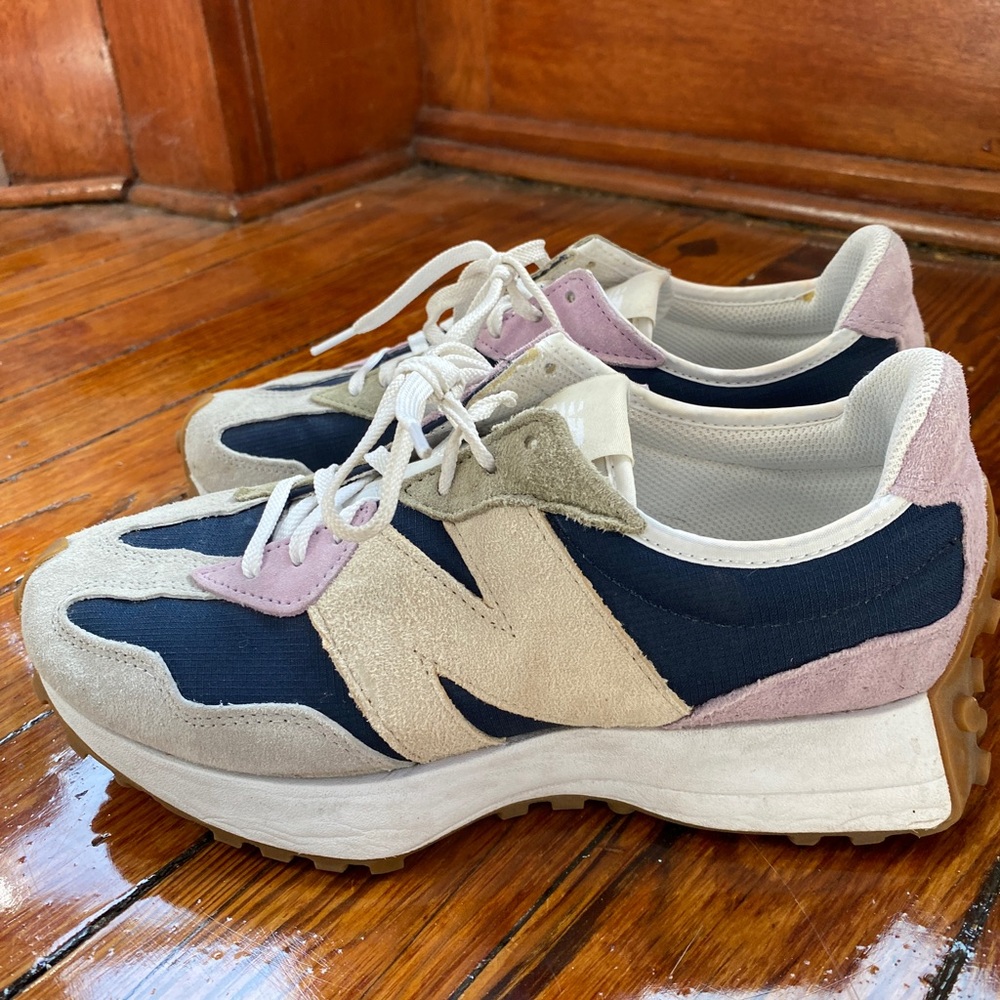 New Balance 327 Sneakers in Natural Indigo/Amethyst